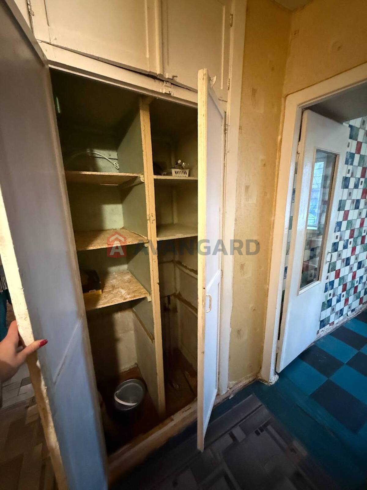 3 ����. ��������, 59/43/6 ��. �., 1/5 ���� ���� 4