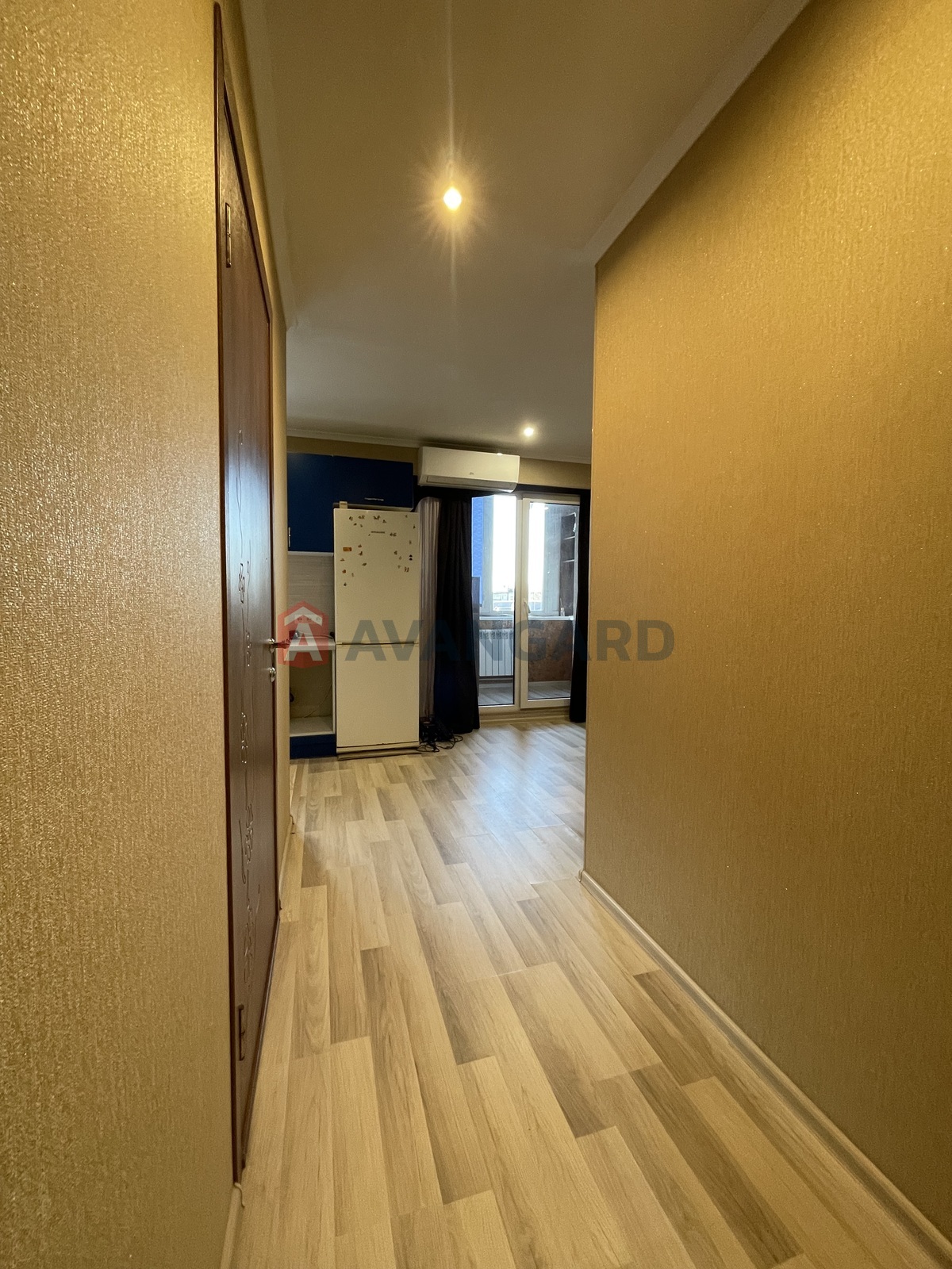 1 ��. ��������, 29,3/17,5/4,4 ��. �., 5/5 ������ ���� 2