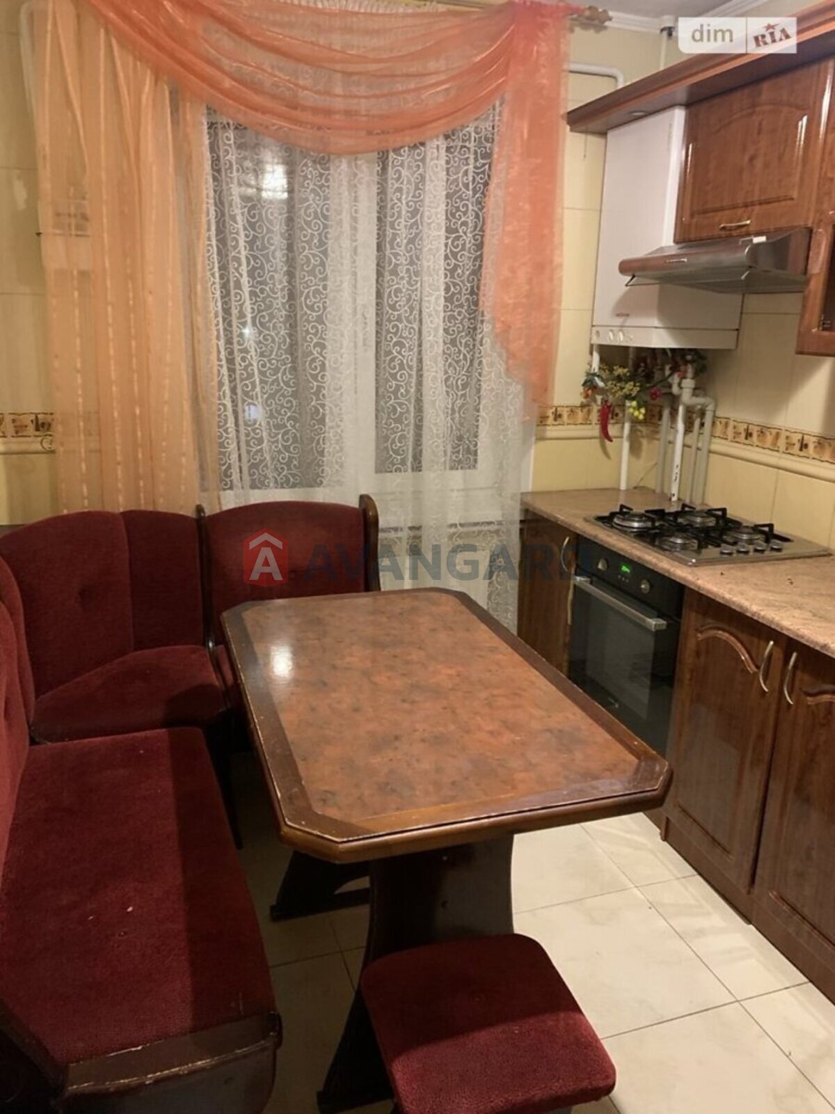 3 ��. ��������, 65/42/15 ��. �., 9/10 ������ ���� 9