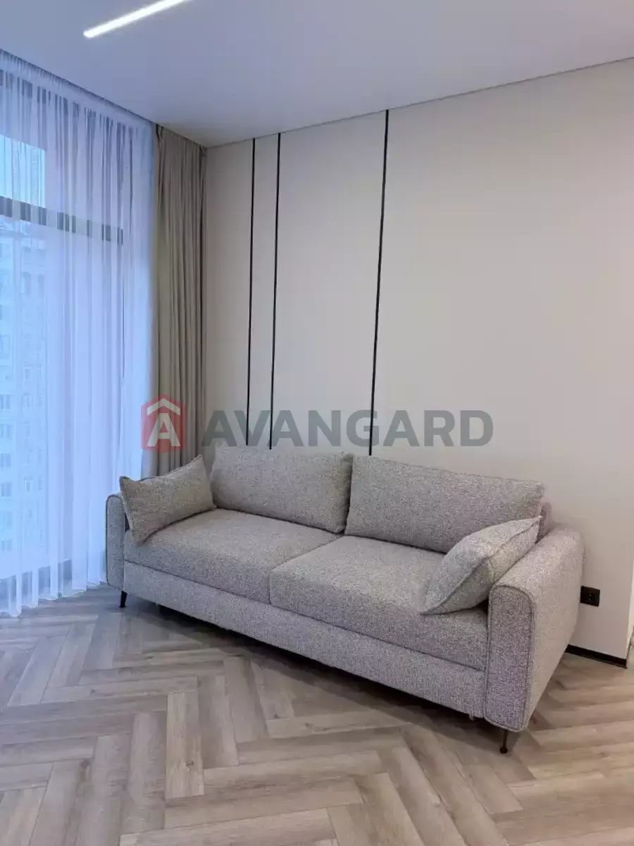 2 ����. ��������, 43/-/- ��. �., 8/10 ���� ���� 8