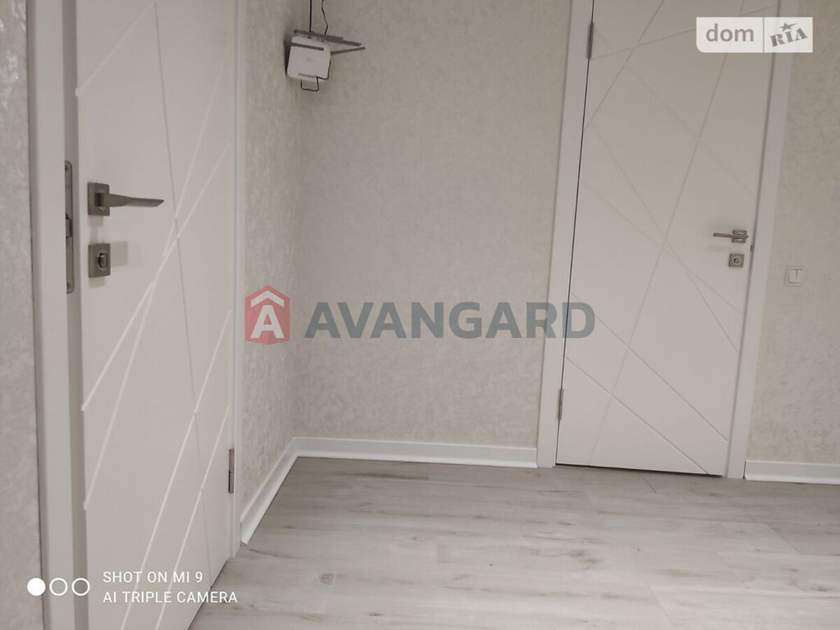 3 ��. ��������, 119/92/27 ��. �., 2/5 ������ ���� 7