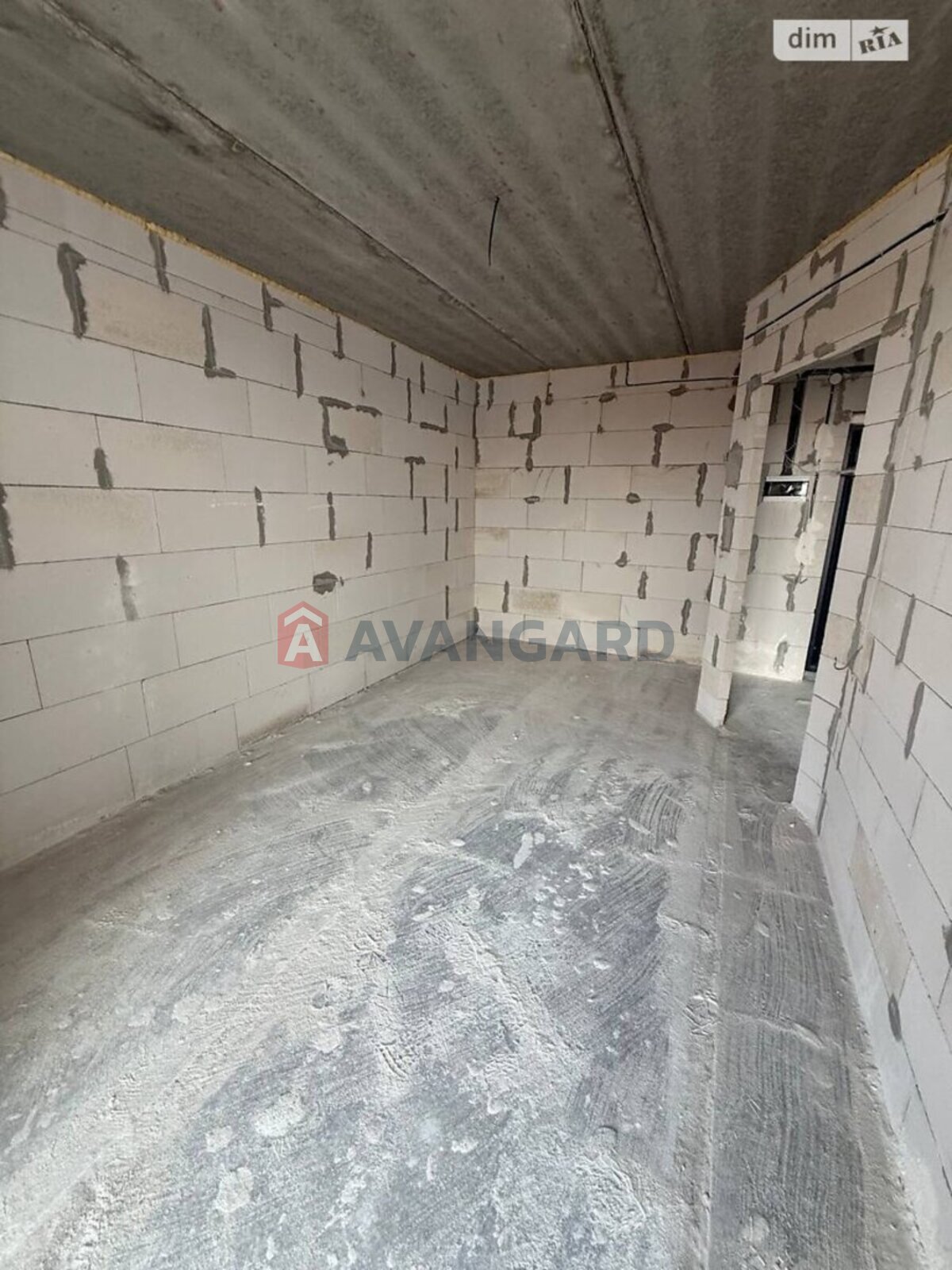 1 ��. ��������, 38/18/14 ��. �., 8/10 ������ ���� 9