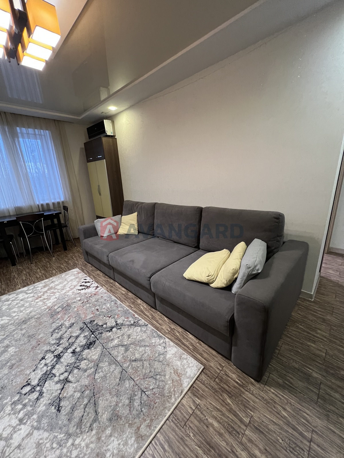 3 ��. ��������, 59/-/9 ��. �., 5/5 ������ ���� 1