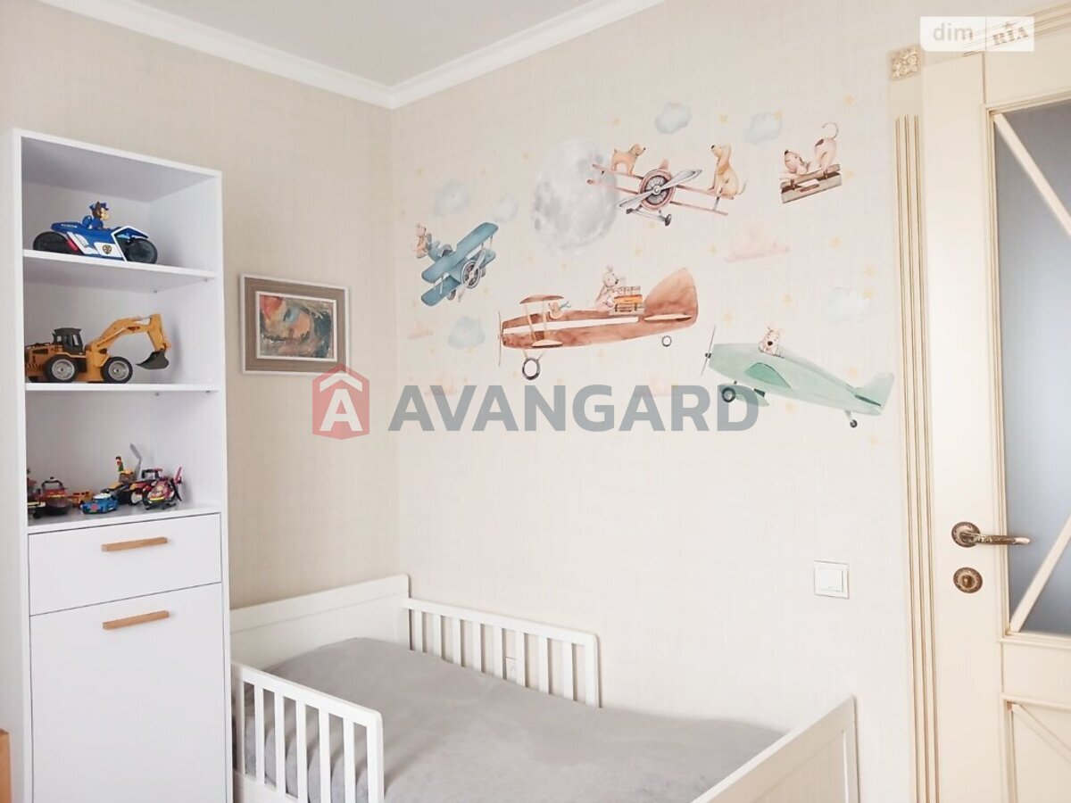 4 ��. ��������, 83/50/10 ��. �., 9/10 ������ ���� 13