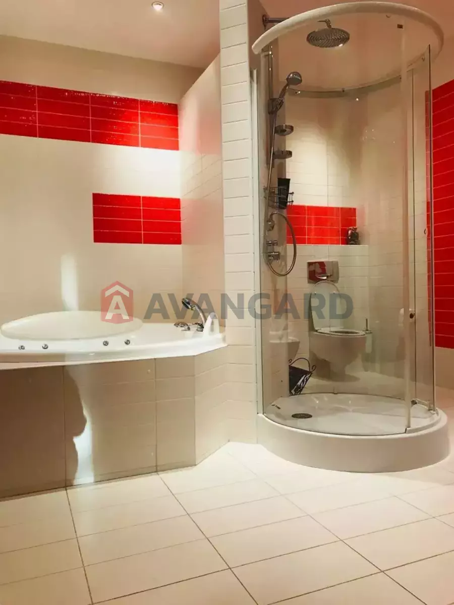 5 ��. ��������, 204/-/35 ��. �., 17/24 ������ ���� 7