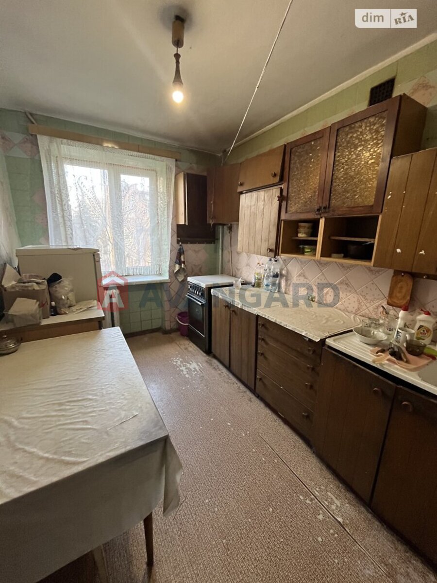 3 ��. ��������, 64/36/8 ��. �., 4/9 ������ ���� 13