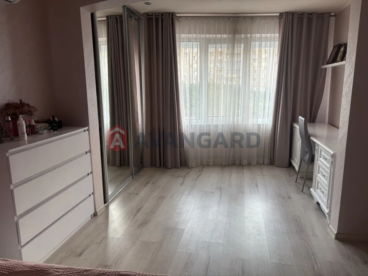 4 кім. квартира, 102/-/10 кв. м., 3/10 поверх фото 10 4 кім. квартира, 102/-/10 кв. м., 3/10 поверх фото 10