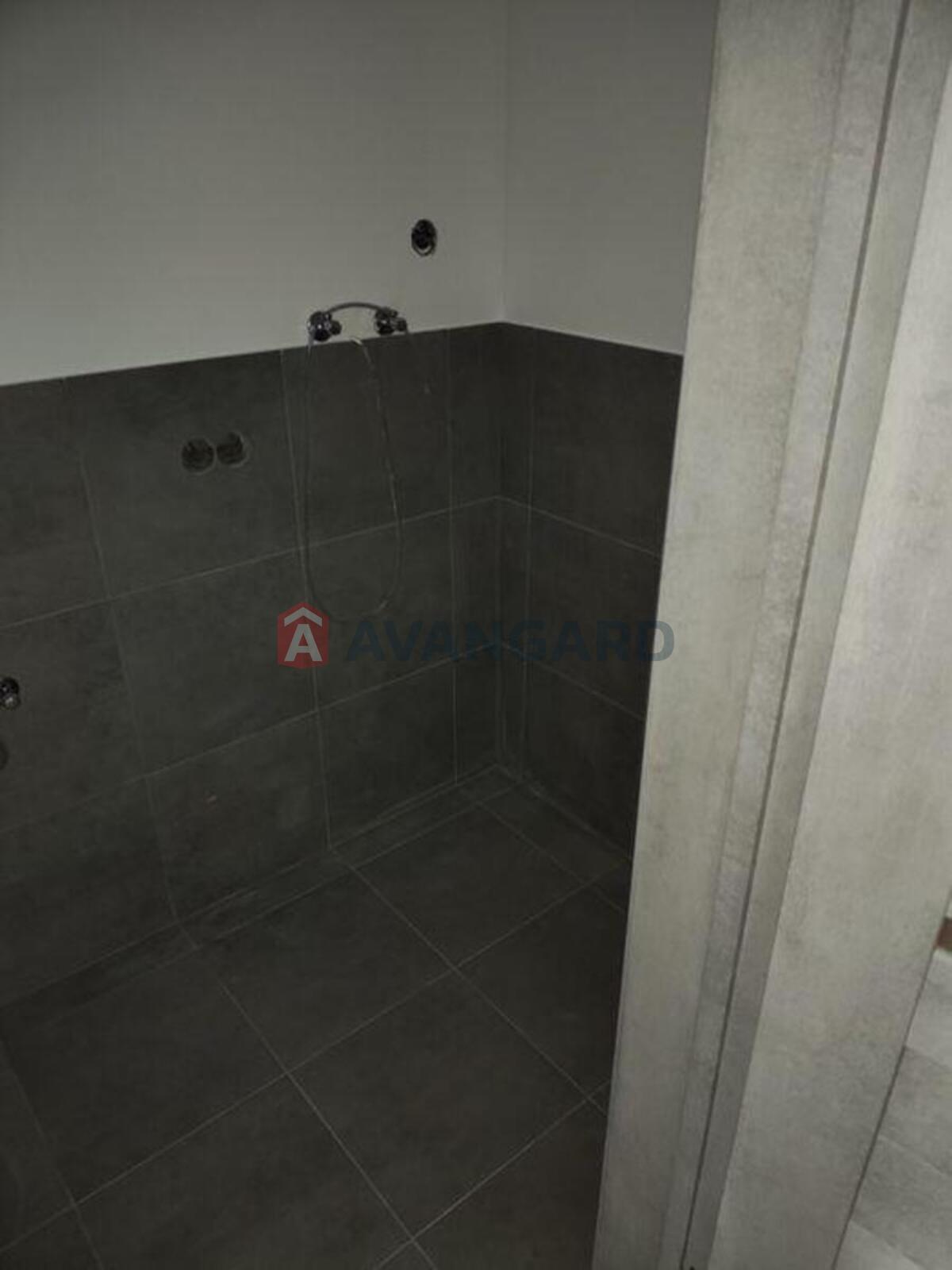 3 ����. ��������, 64/-/10 ��. �., 9/10 ���� ���� 10