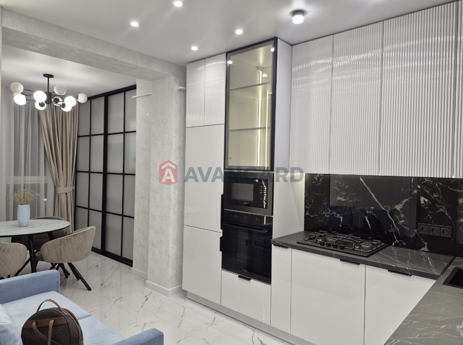 1 ��. ��������, 40/20/17 ��. �., 5/11 ������ ���� 8