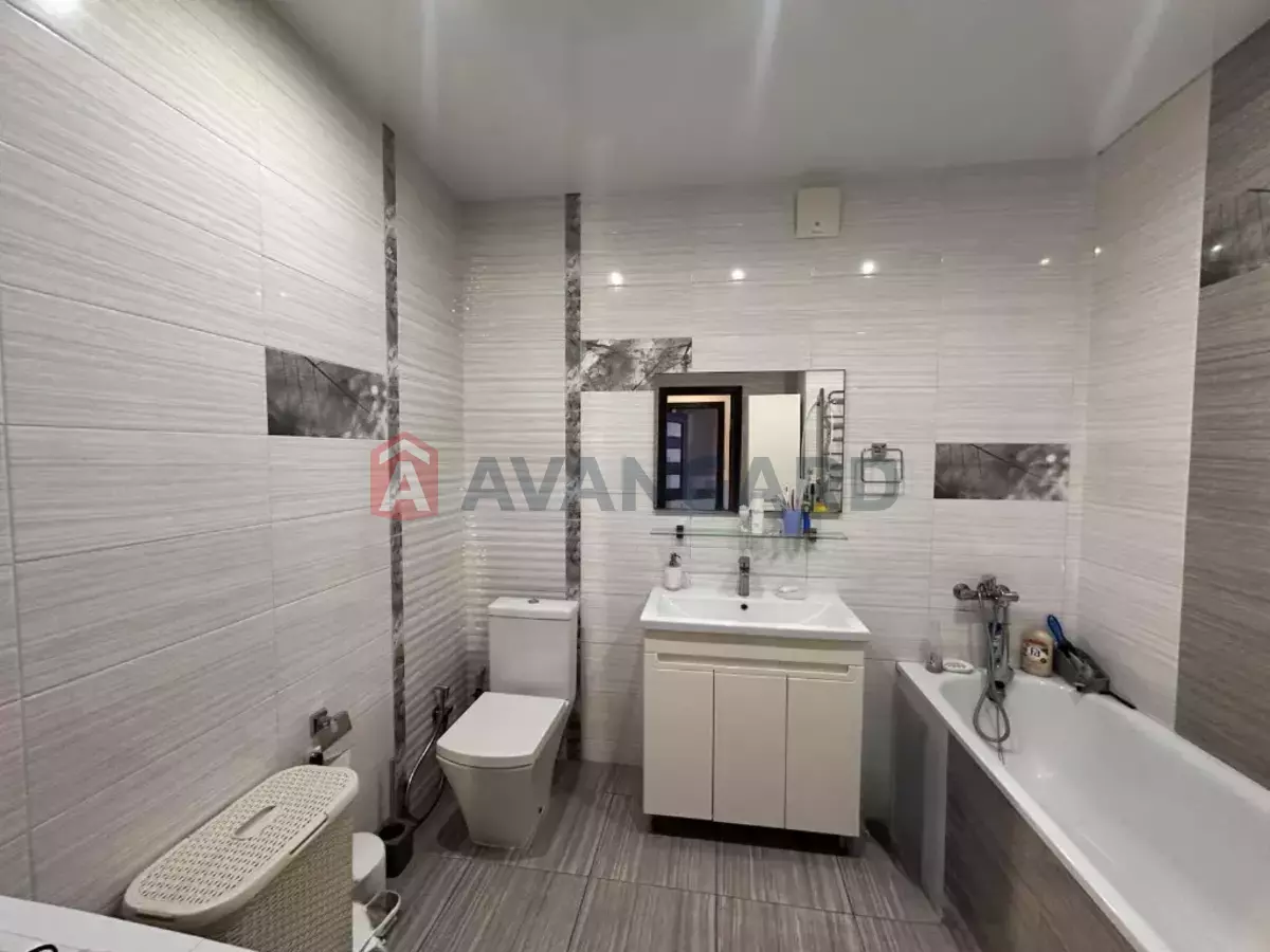 3 ��. ��������, 77/43/10 ��. �., 2/4 ������ ���� 14