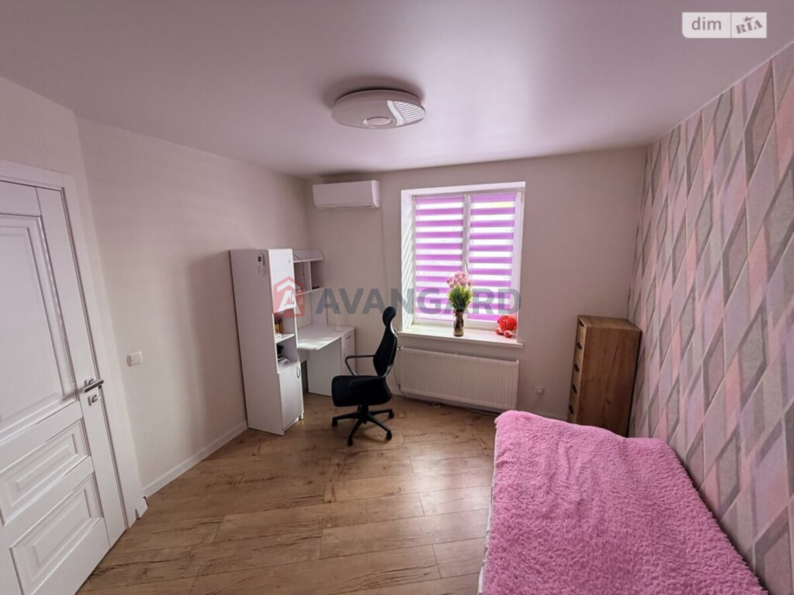 4 ��. ��������, 124/74/19 ��. �., 10/11 ������ ���� 22