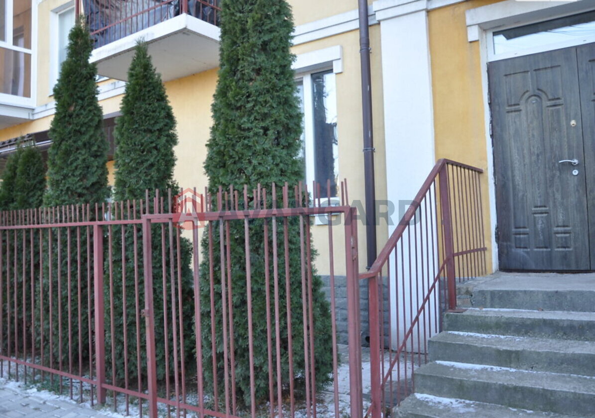 1 ��. ��������, 37/17/9 ��. �., 1/3 ������ ���� 4