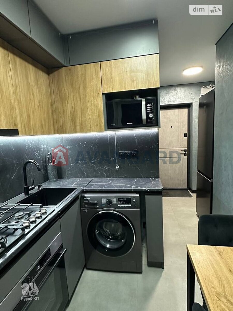 1 ��. ��������, 21/11/4 ��. �., 9/9 ������ ���� 2