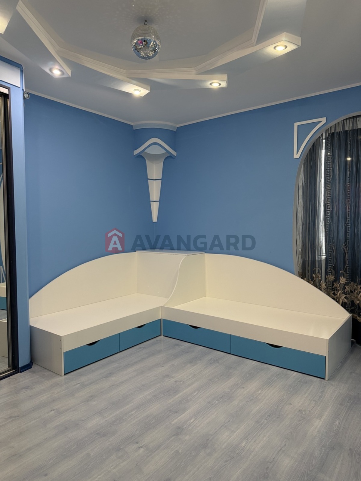 2 ��. ��������, 72/40/12 ��. �., 2/19 ������ ���� 8