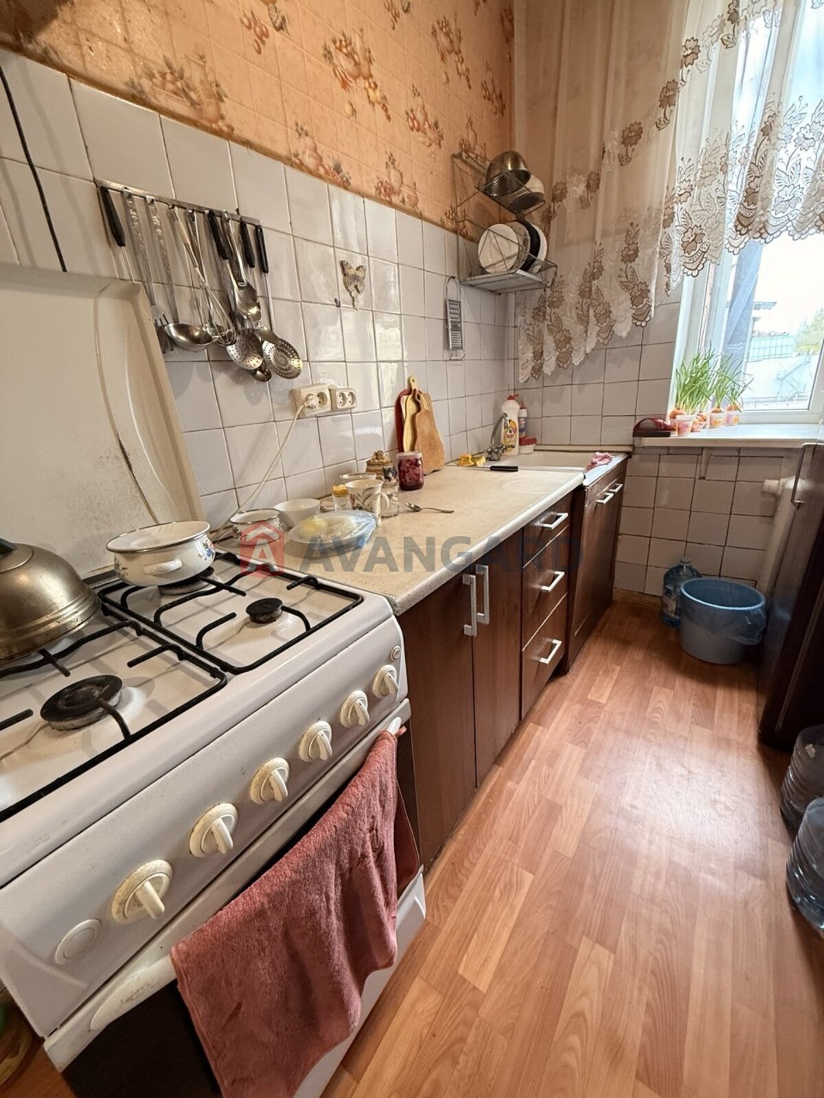 3 ��. ��������, 78/-/10 ��. �., 4/4 ������ ���� 10