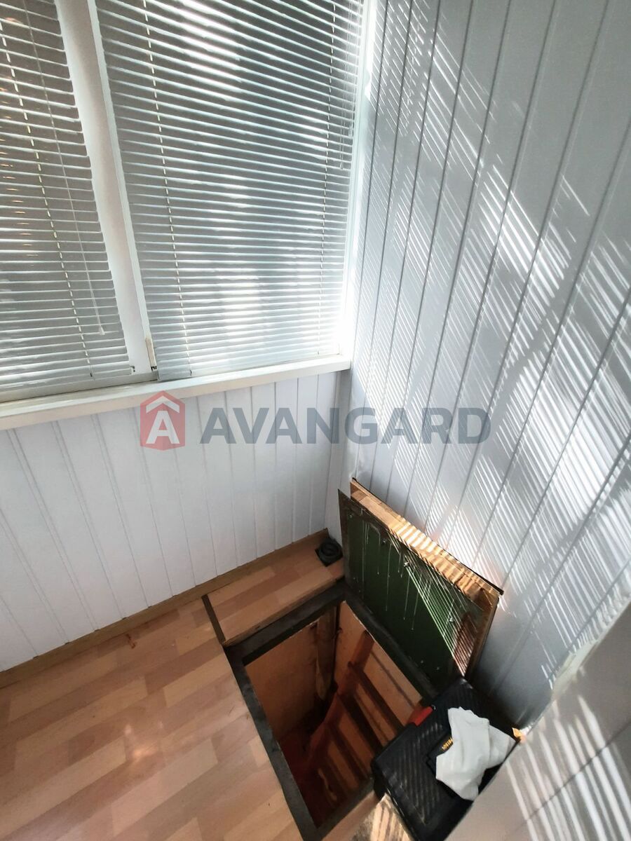 1 . , 37/-/8 . ., 1/9   4