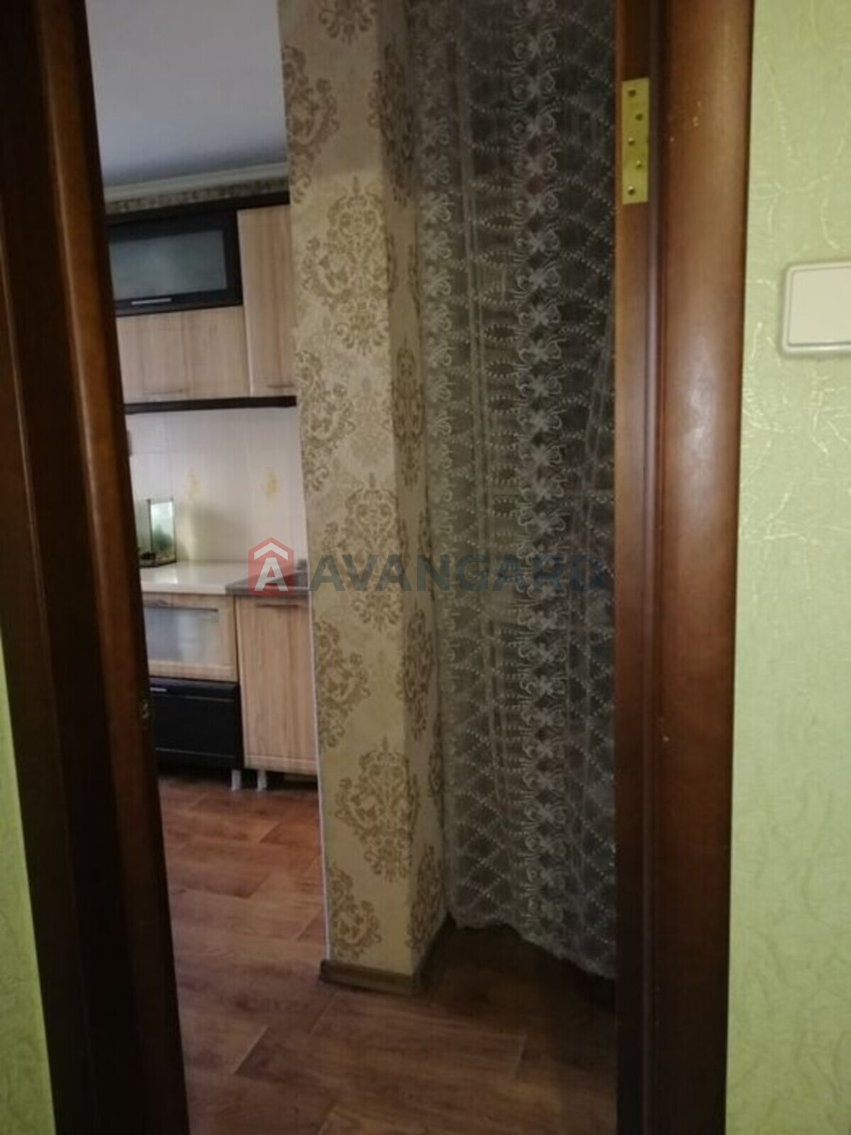 3 ��. ��������, 61/-/8 ��. �., 1/10 ������ ���� 23