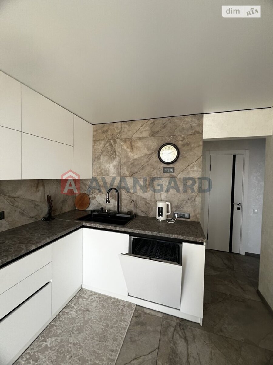 2 ��. ��������, 66/36/14 ��. �., 10/10 ������ ���� 7