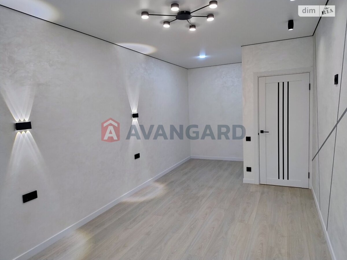 1 ��. ��������, 40/18/12 ��. �., 2/11 ������ ���� 17