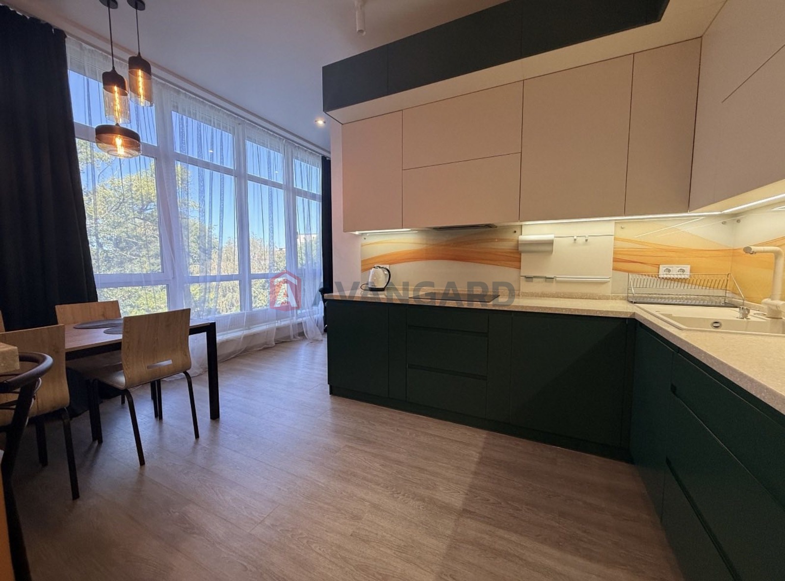 2 ��. ��������, 68/30/25 ��. �., 2/4 ������ ���� 15