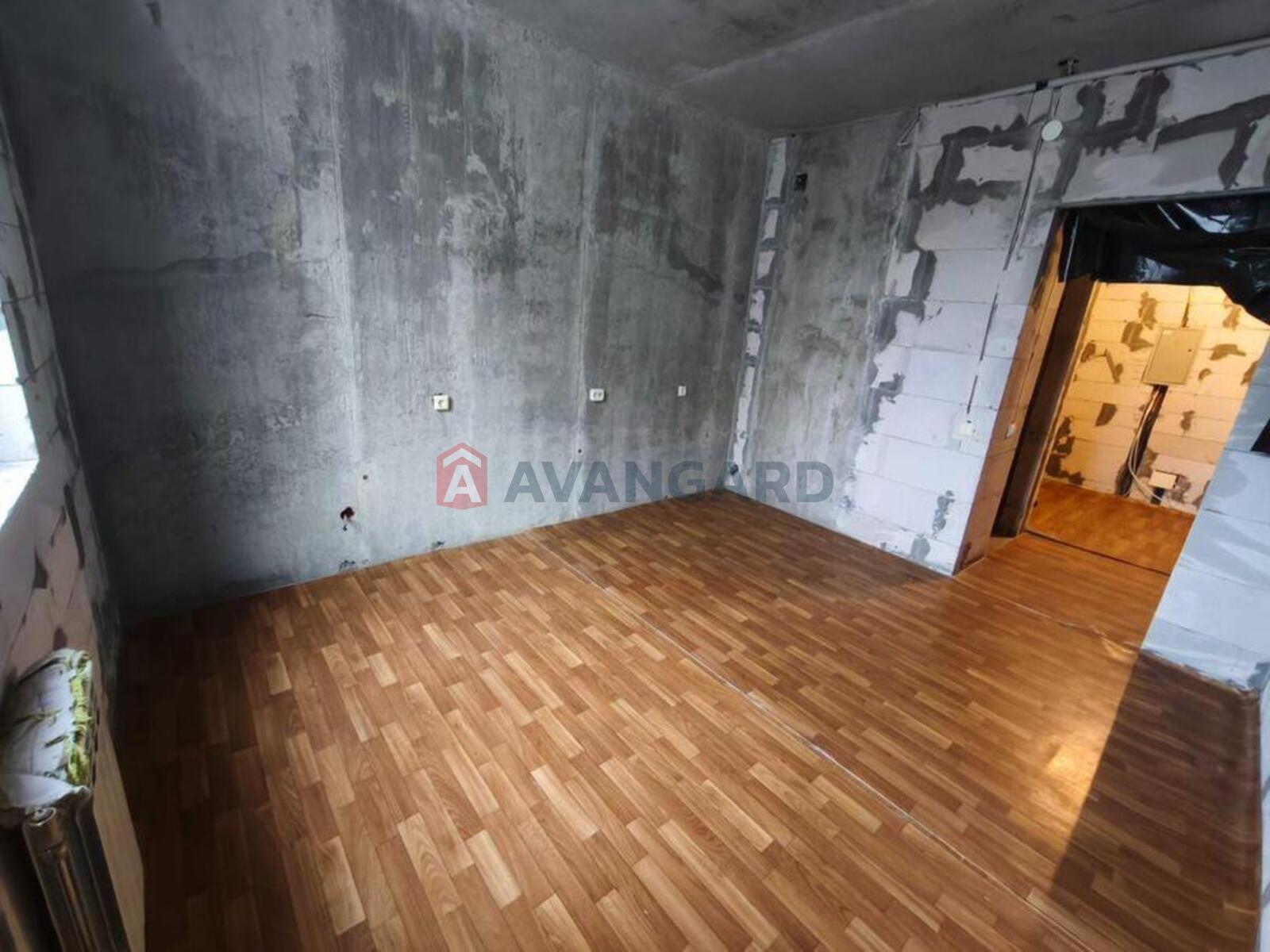 3 ��. ��������, 93/-/12 ��. �., 20/25 ������ ���� 10