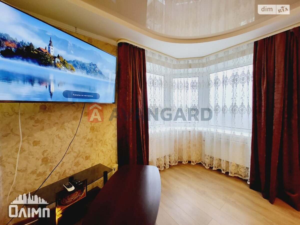 3 ��. ��������, 81/45/15 ��. �., 11/11 ������ ���� 5