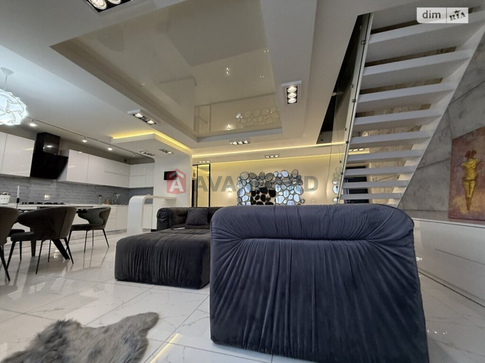 5 ��. ��������, 200/130/40 ��. �., 9/9 ������ ���� 14