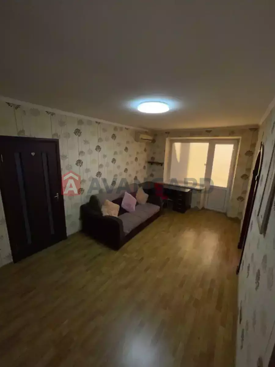 2 ����. ��������, 38/-/- ��. �., 4/4 ���� ���� 10