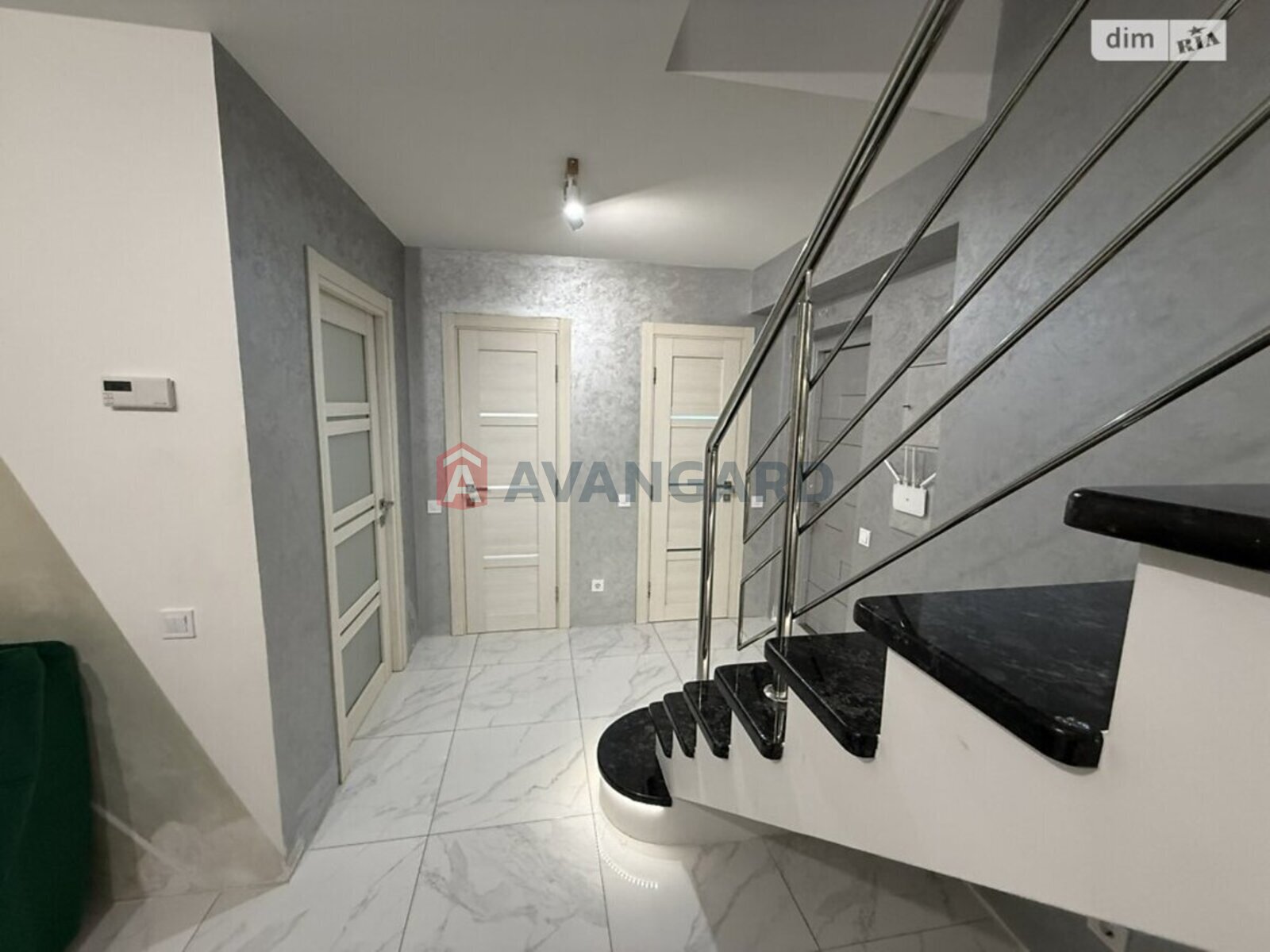 3 ��. ��������, 95/-/- ��. �., 9/10 ������ ���� 20