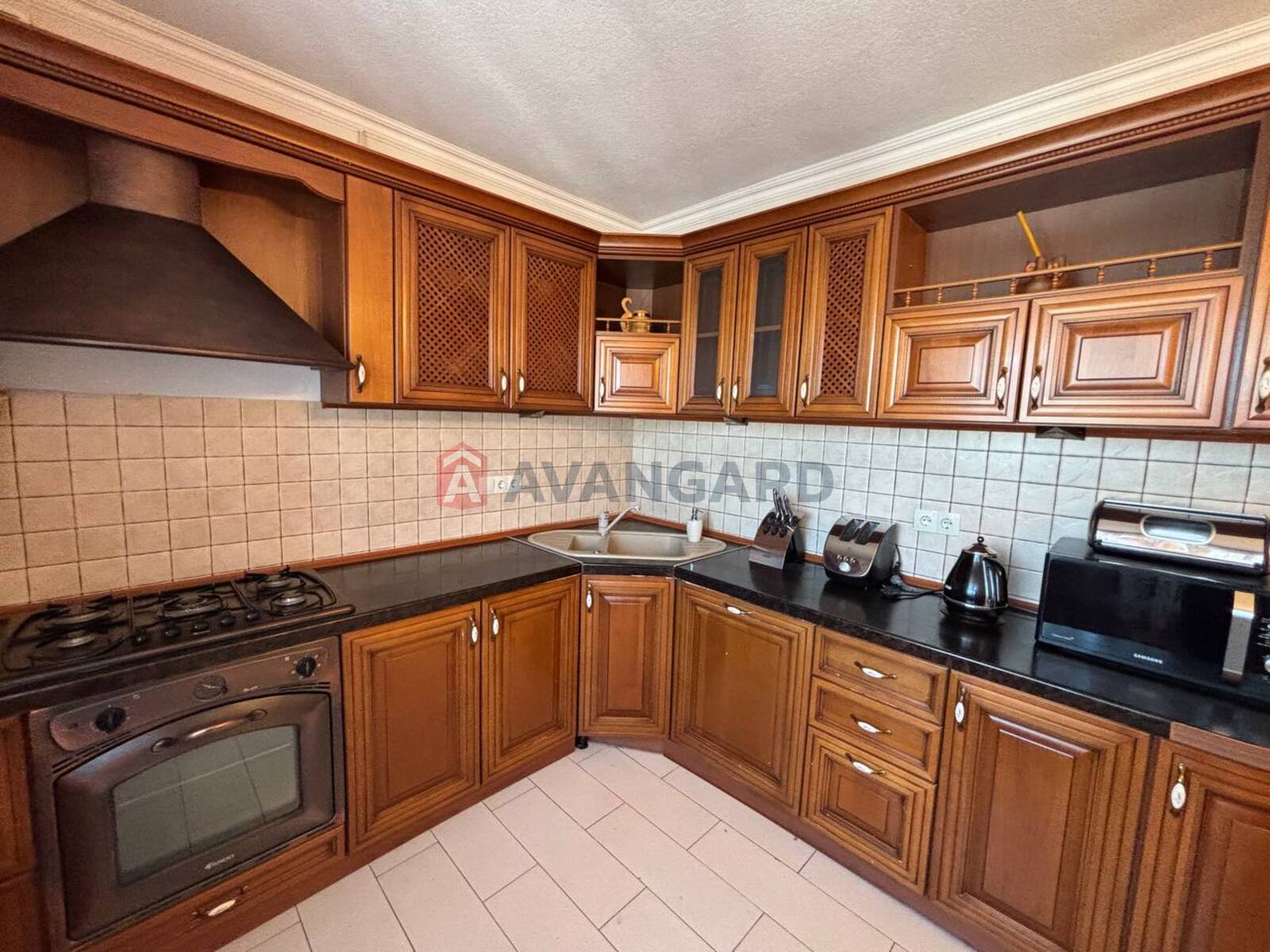 3 ����. ��������, 122/-/15 ��. �., 10/11 ���� ���� 1