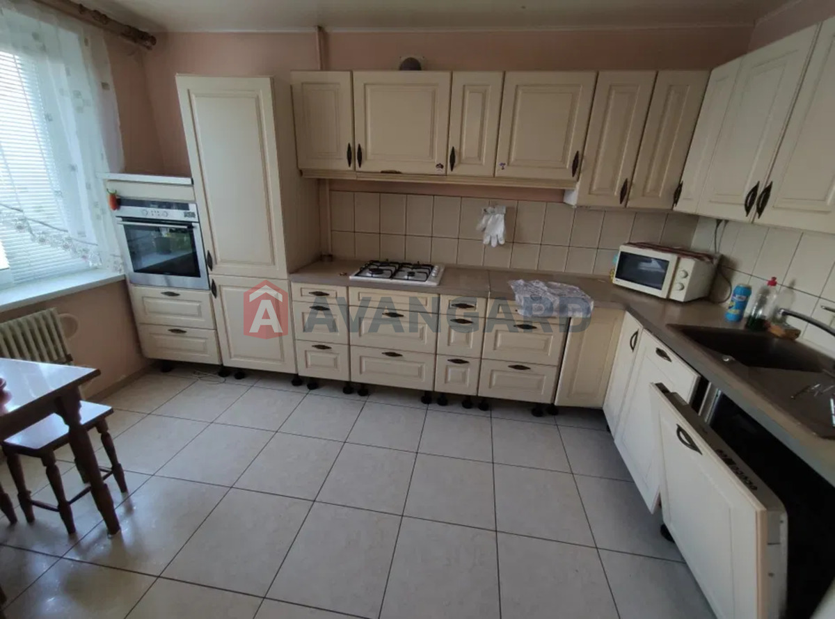 3 ��. ��������, 70/-/25 ��. �., 4/9 ������ ���� 2