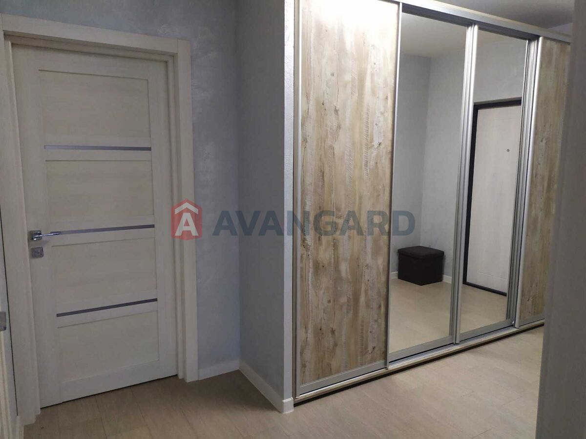 3 ��. ��������, 86/-/17 ��. �., 8/27 ������ ���� 11