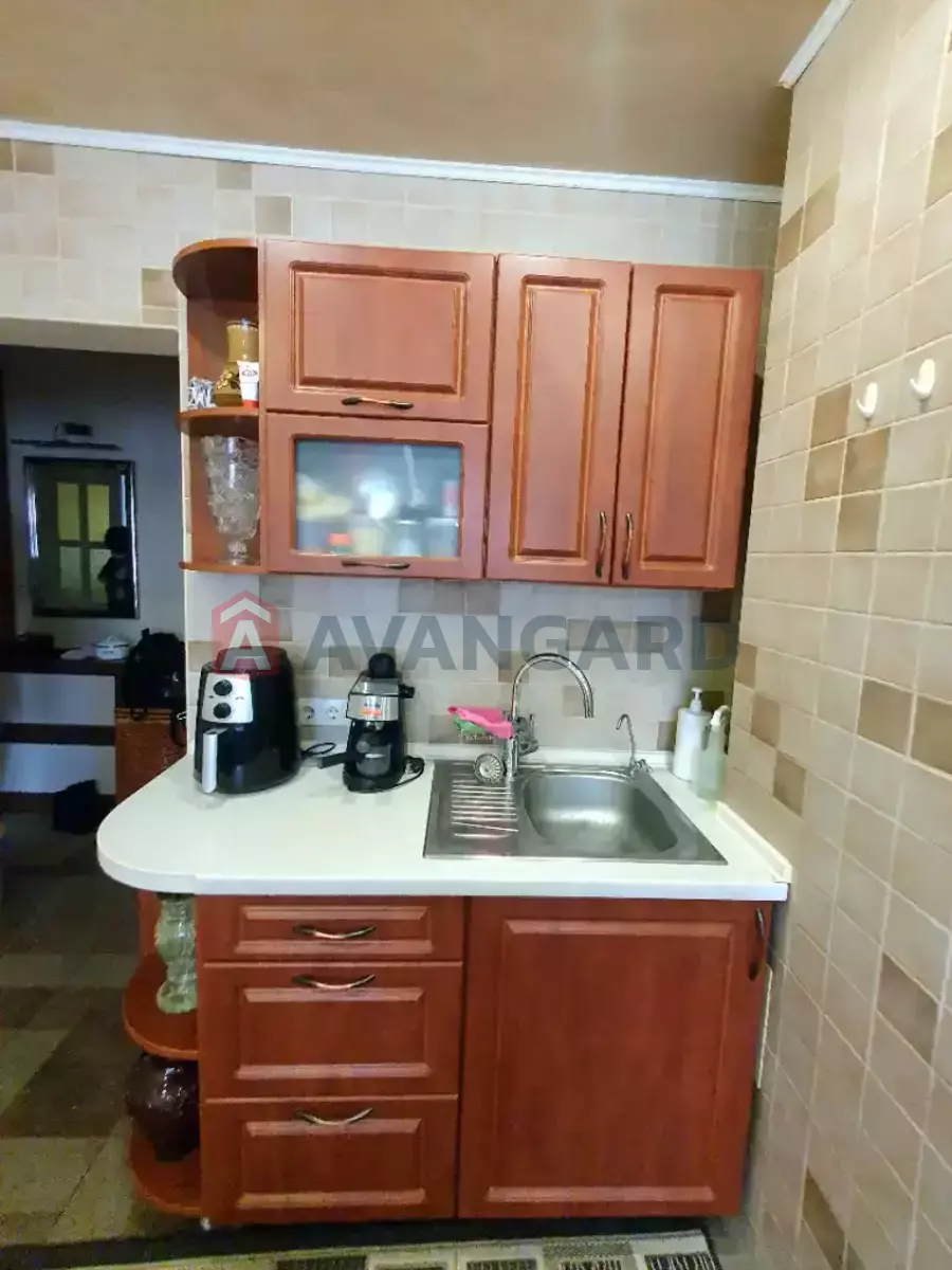 3 ��. ��������, 63/38/8 ��. �., 2/9 ������ ���� 6