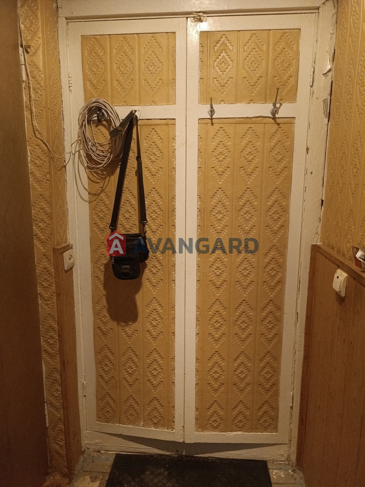 1 ��. ��������, 30,4/15,2/6,8 ��. �., 5/5 ������ ���� 9