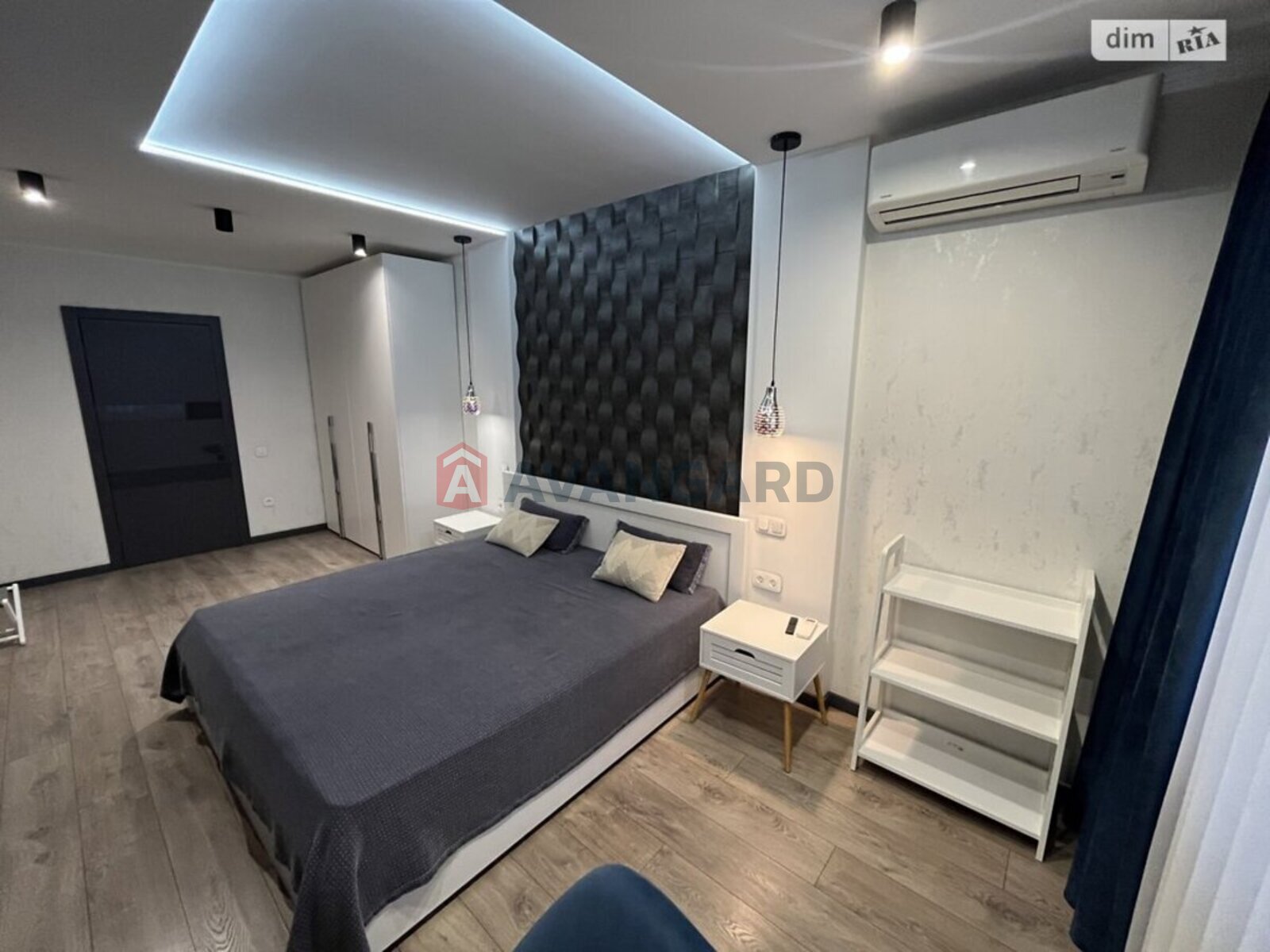 3 ��. ��������, 97/-/- ��. �., 8/10 ������ ���� 18