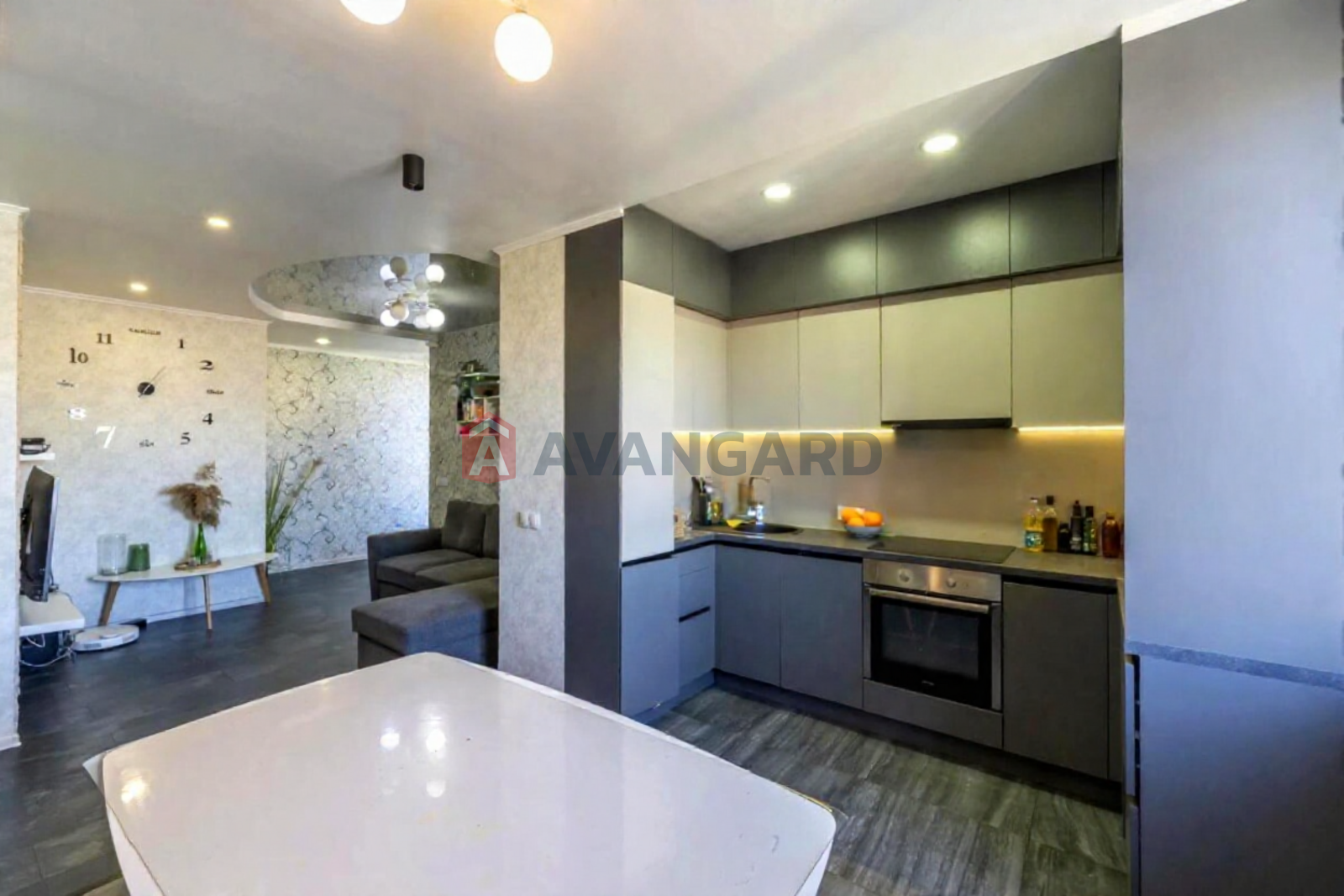 2 ��. ��������, 75/31/11 ��. �., 14/34 ������ ���� 1