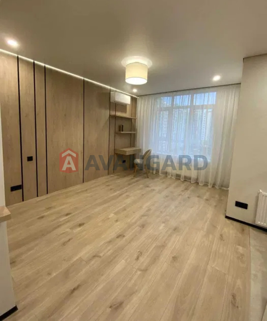 1 ��. ��������, 37/-/7 ��. �., 8/16 ������ ���� 4