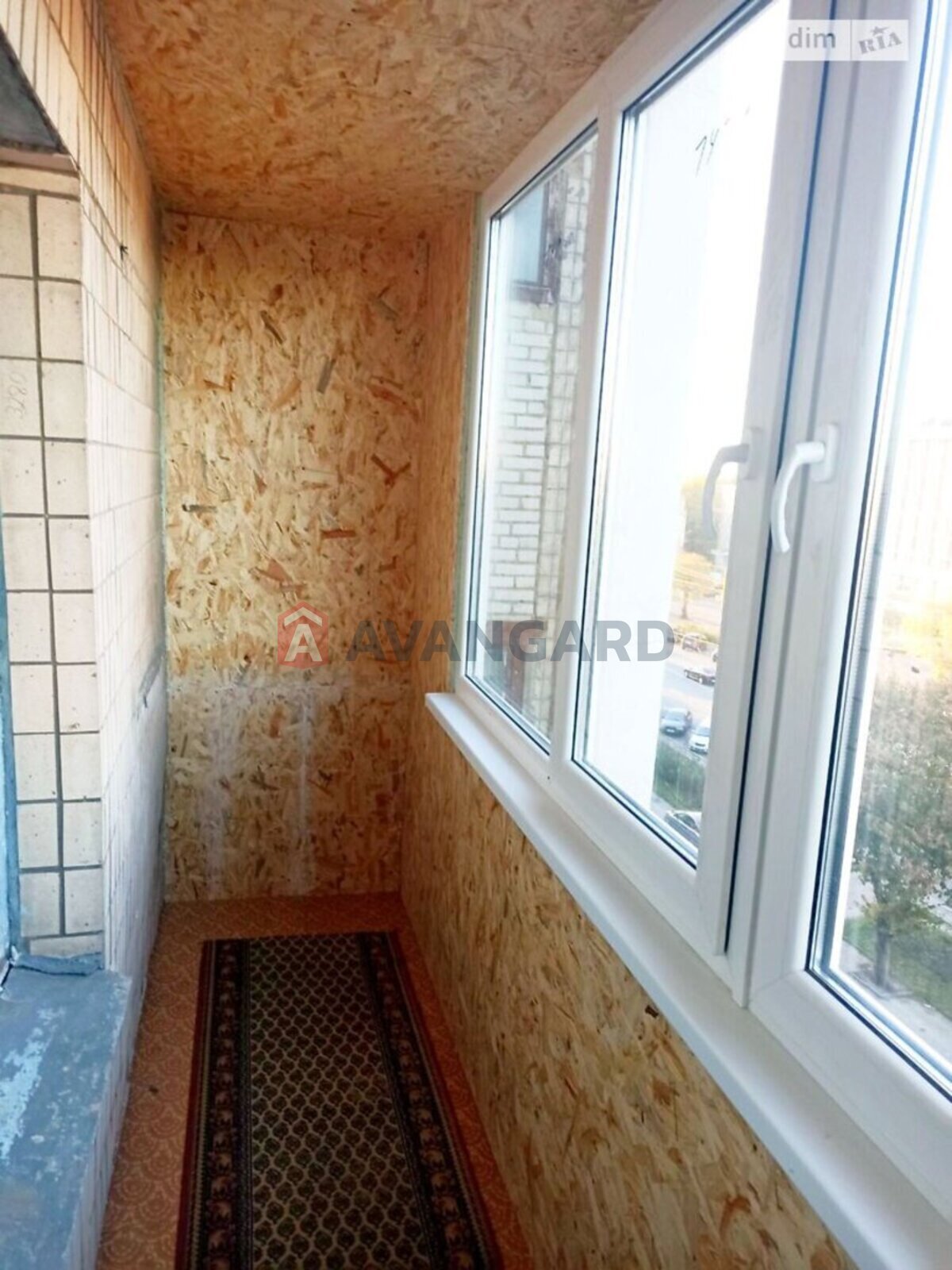 4 ��. ��������, 82/51/7 ��. �., 5/9 ������ ���� 13