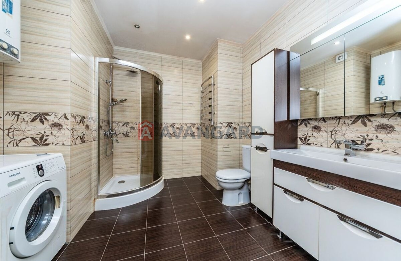 1 ��. ��������, 62.7 / 24.9 / 15.2 ��. �., 11/25 ������ ���� 7