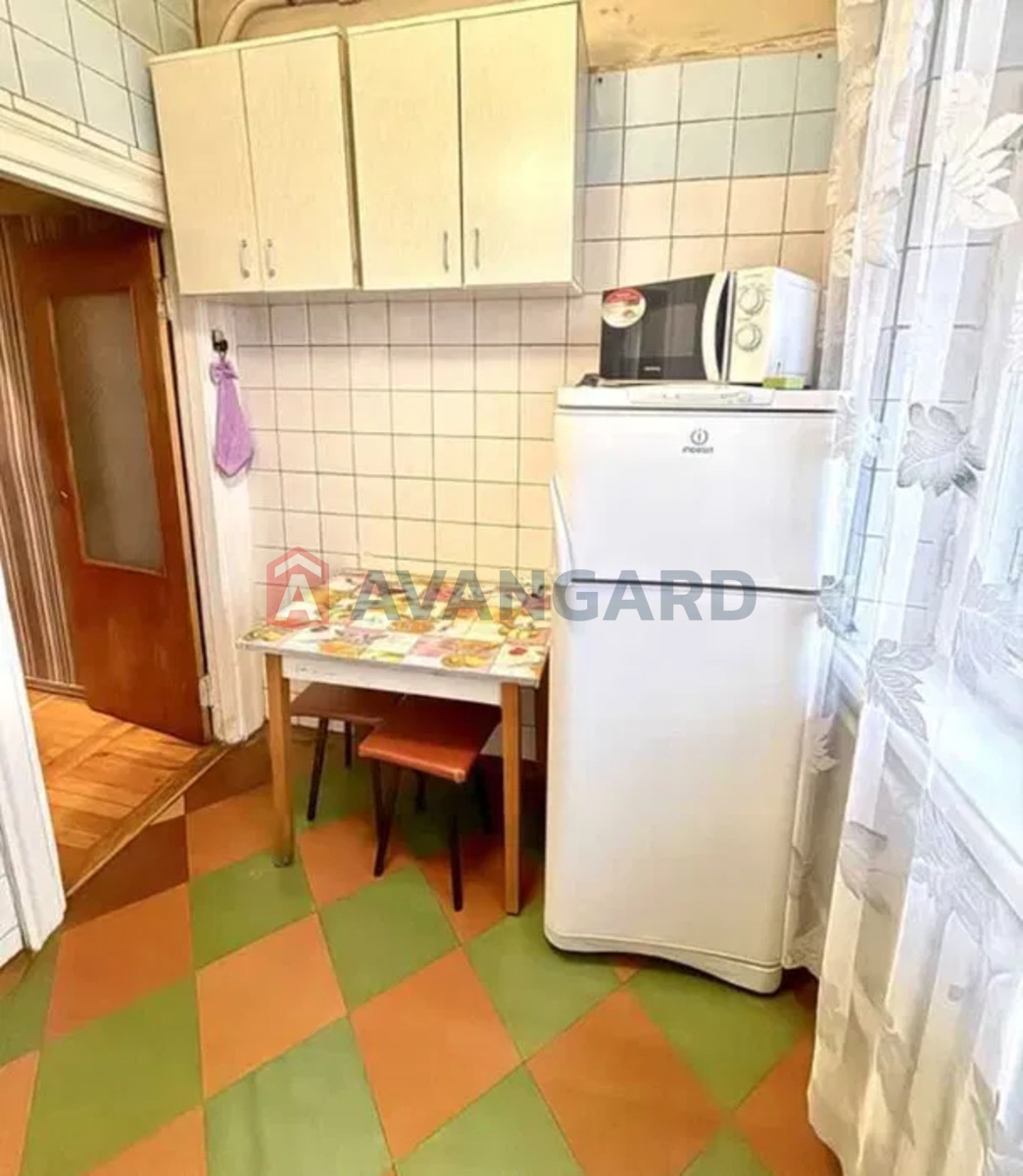1 ��. ��������, 44/-/5 ��. �., 2/3 ������ ���� 4