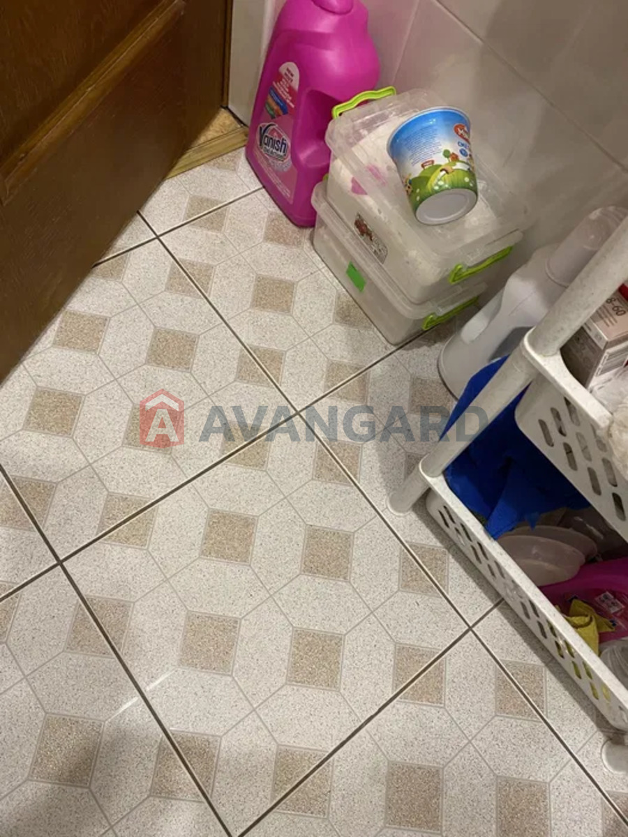 3 ����. ��������, 70/-/9 ��. �., 2/2 ���� ���� 14