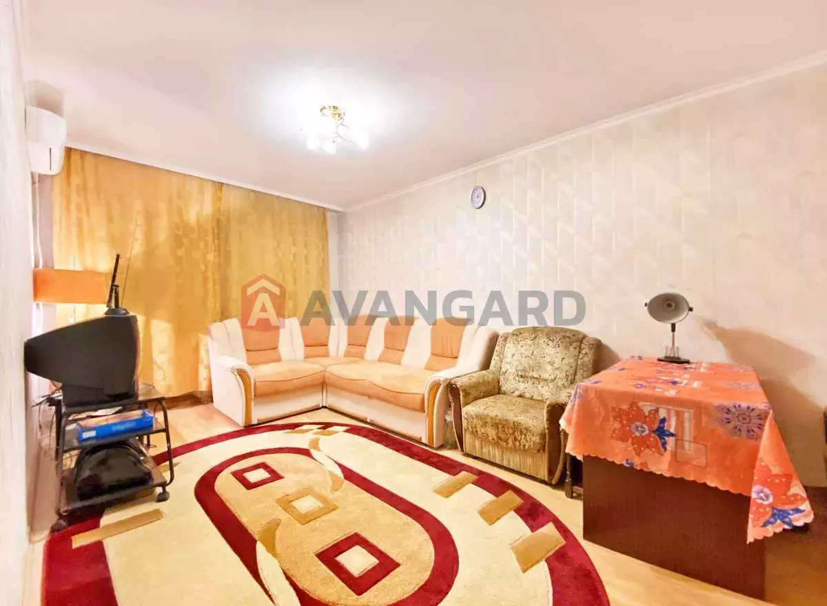 3 . , 66/-/8 . ., 8/9   7