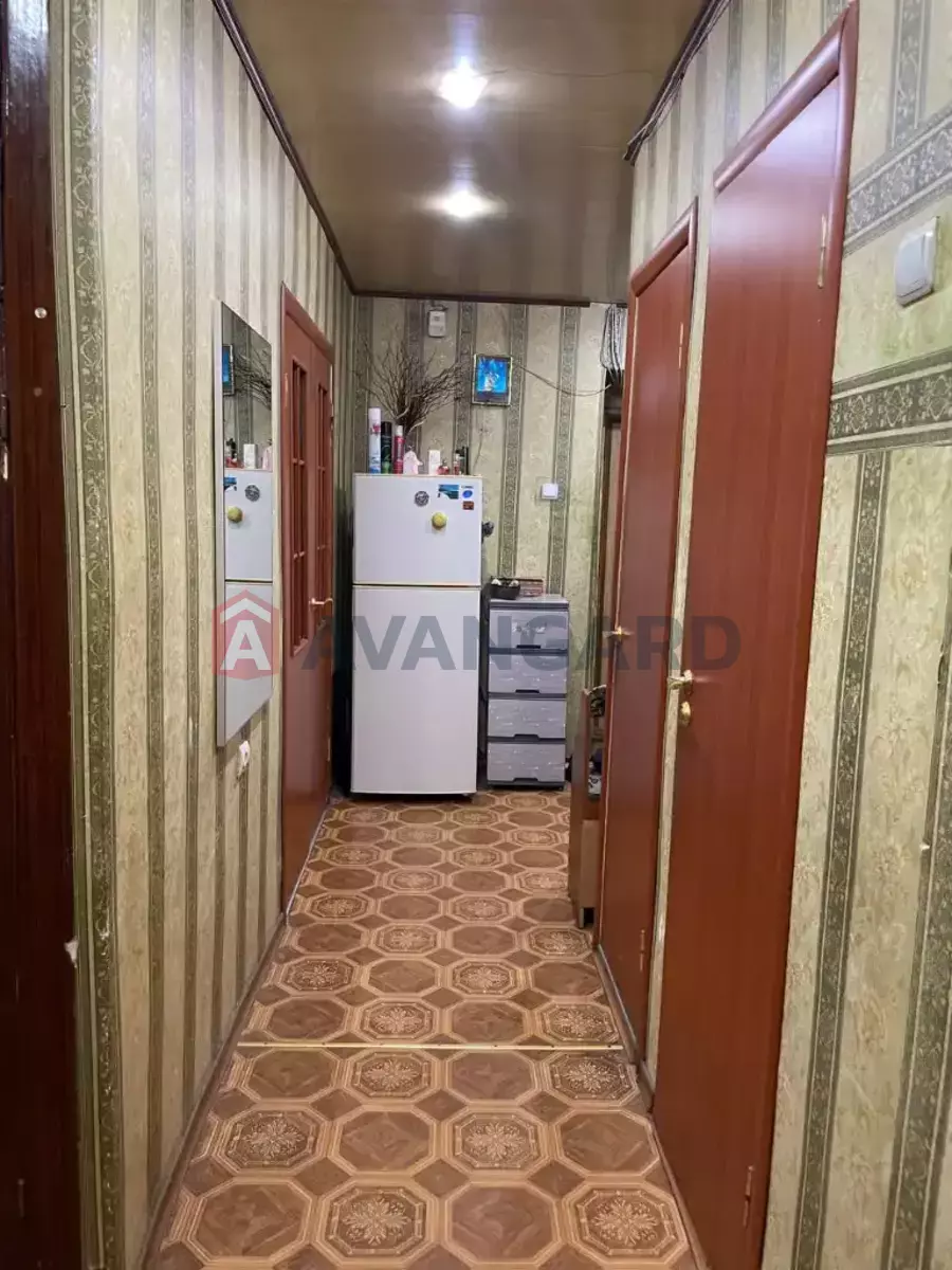 3 ��. ��������, 70/-/- ��. �., 4/16 ������ ���� 9