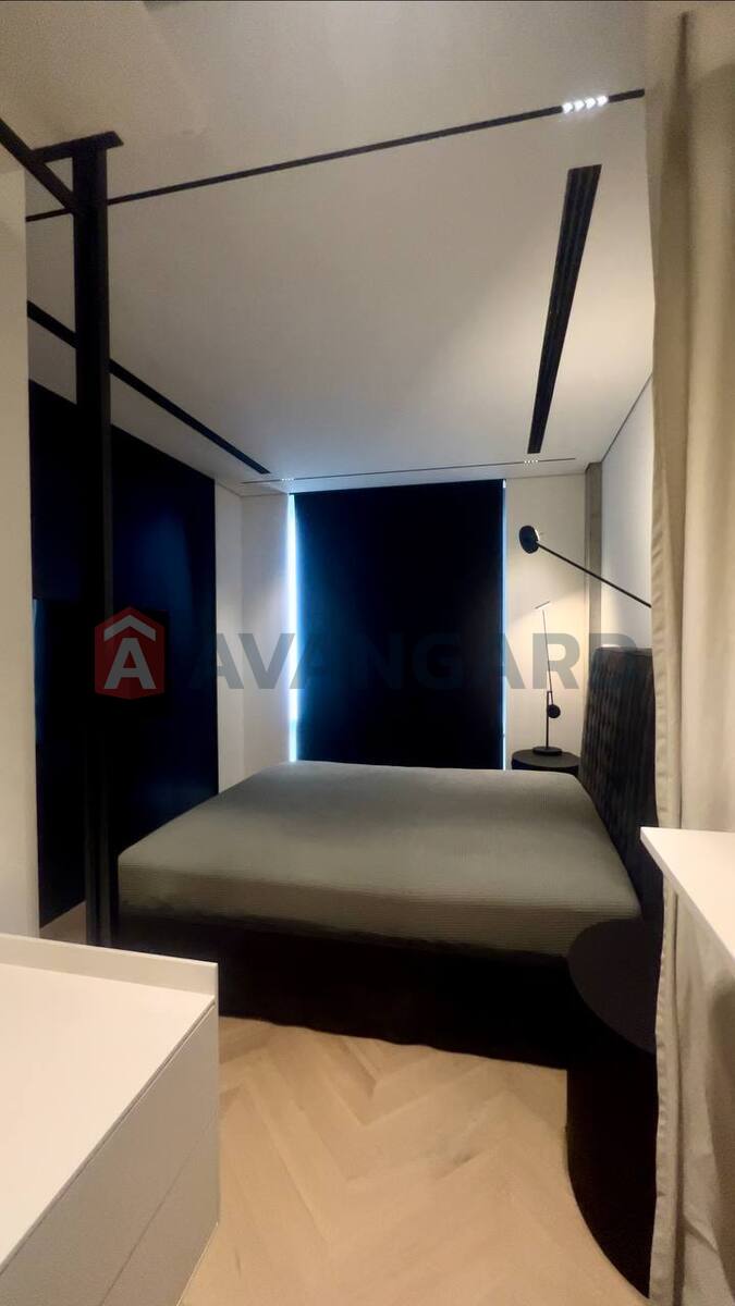 3 ��. ��������, 100/-/- ��. �., 4/5 ������ ���� 14