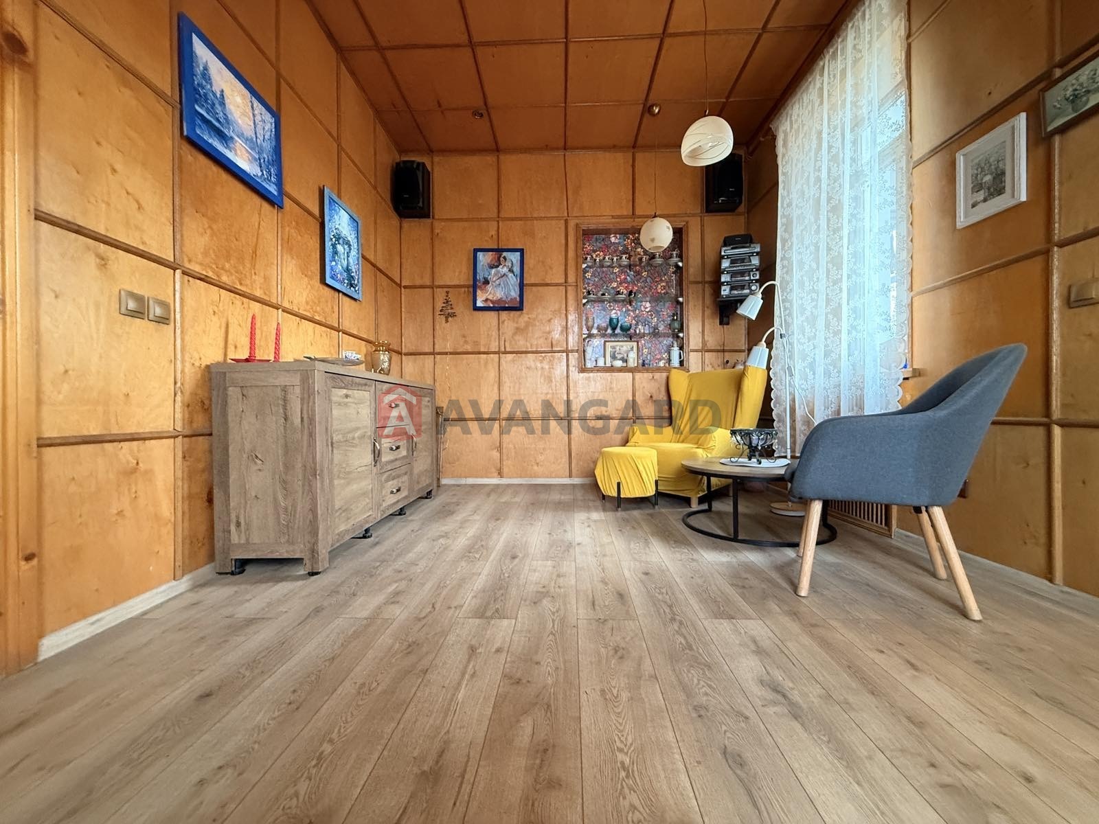 4 ��. ��������, 95/70/20 ��. �., 3/3 ������ ���� 9