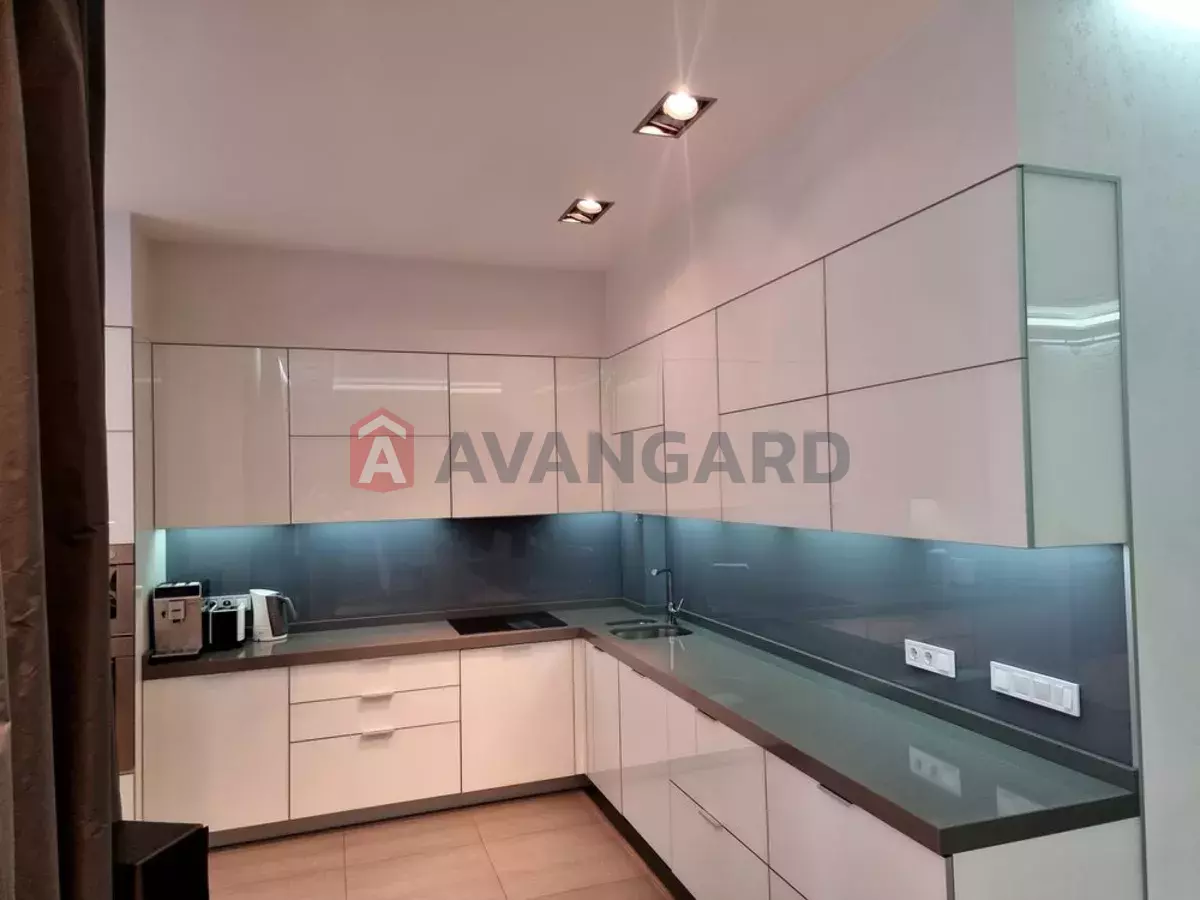 3 ��. ��������, 125/-/14 ��. �., 6/18 ������ ���� 18