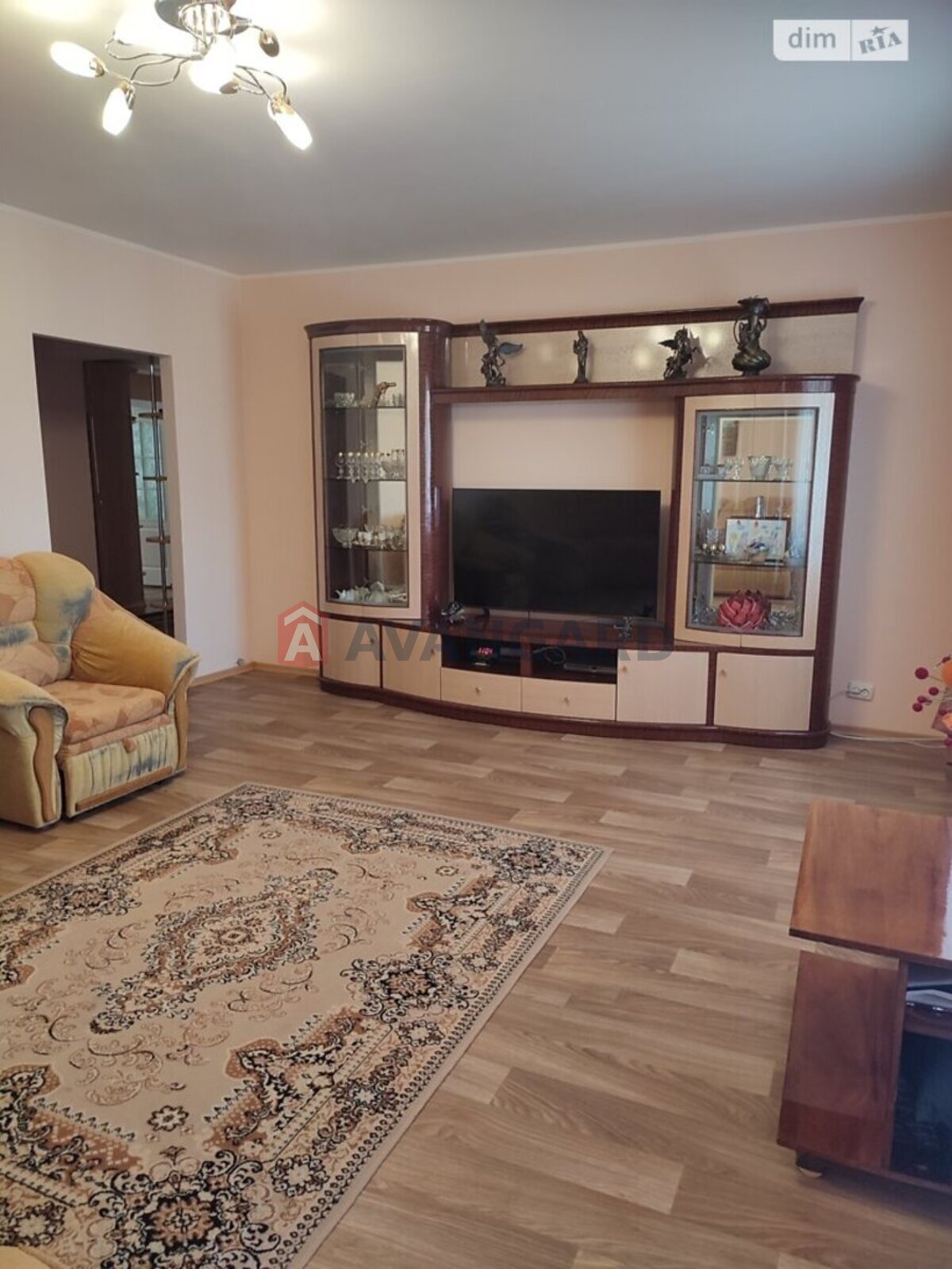 4 ��. ��������, 119/-/- ��. �., 5/5 ������ ���� 27