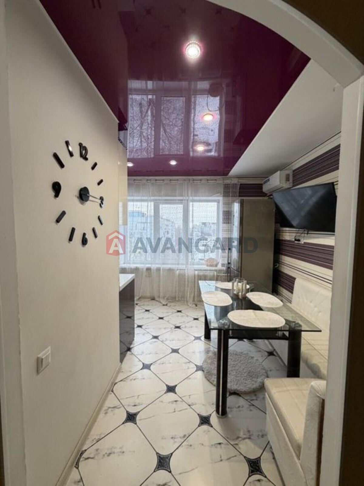 3 ����. ��������, 70/-/12 ��. �., 9/9 ���� ���� 2