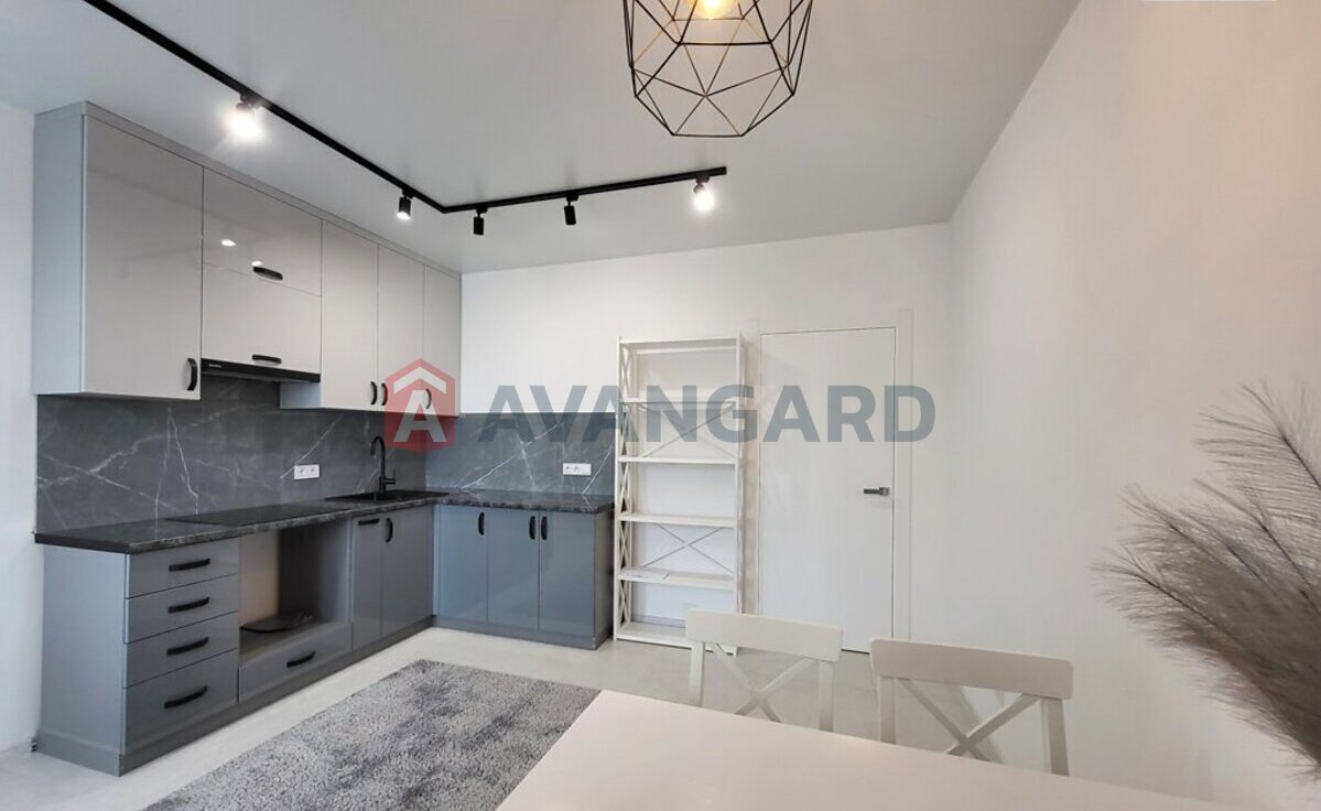 2 ��. ��������, 84/41/14 ��. �., 5/8 ������ ���� 4