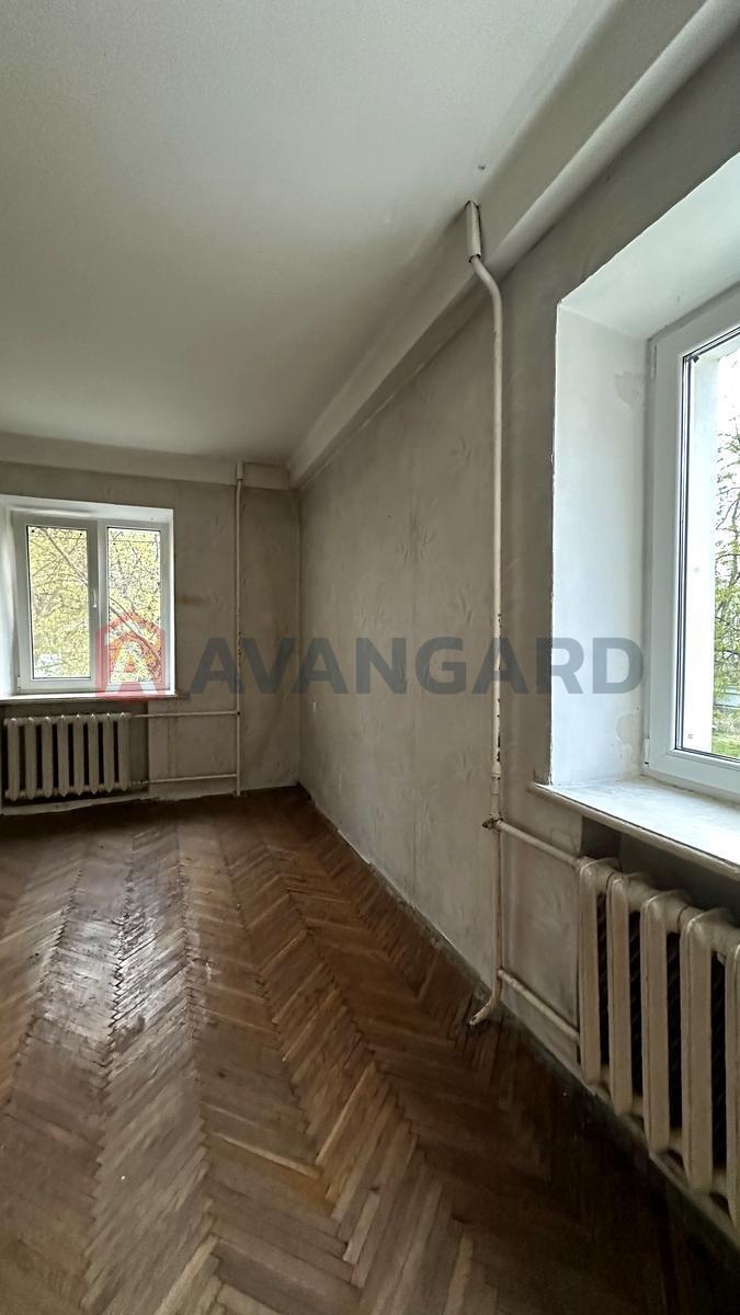 3 ����. ��������, 60.5 / 42.4 / 6.4 �2 ��. �., 1/5 ���� ���� 9